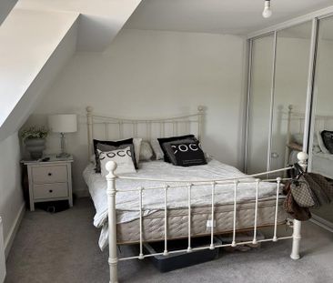 2 bedroom end of terrace house to rent - Photo 3