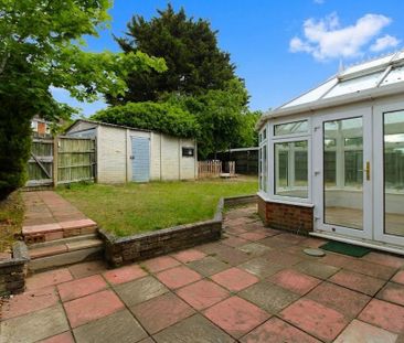 5 bedroom end of terrace house to rent - Photo 3