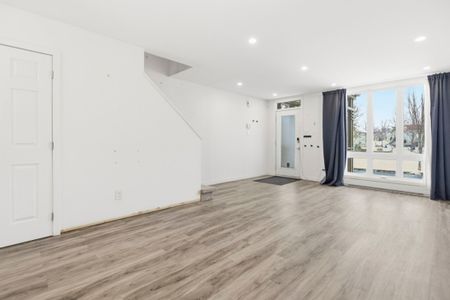 Maison à étages à louer - Laval (Sainte-Dorothée) (Est Islemère) - Photo 2