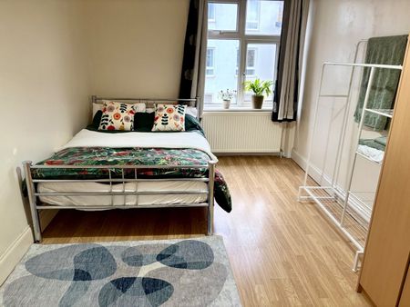 Room in a Shared Flat, Hereford Road, W2 - Photo 4