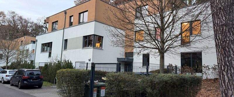 Großzügig geschnittene Familienwohnung mit zwei Terrassen ***EBK***GästeWC mit Dusche*** - Foto 1