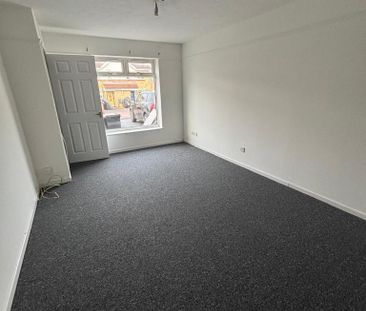 3 bedroom end of terrace house to rent - Photo 1