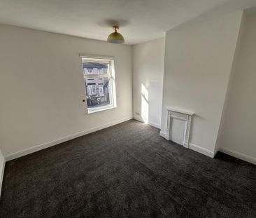 Bulkington Road, Bedworth, Warwickshire - Photo 6