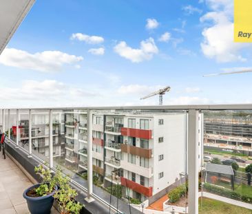 STUNNING TOP FLOOR APARTMENT - Photo 5