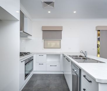 Well Presented Family Home - Photo 5