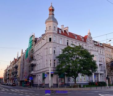 Wrocław, Śródmieście, Plac Grunwaldzki - Photo 2