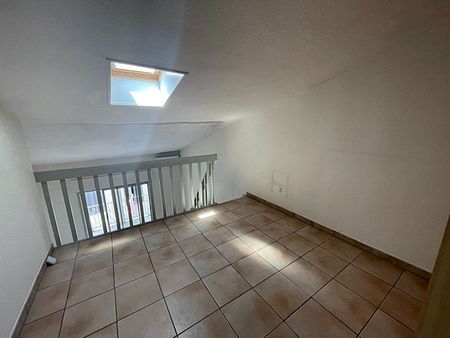 Location appartement 1 pièce, 52.93m², Castelnaudary - Photo 2