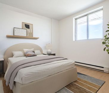 1825 Ste Rose Street, Montréal, QC - Photo 2