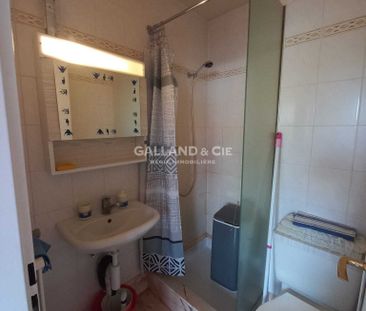 Furnished studio on the upper floor. - Photo 3