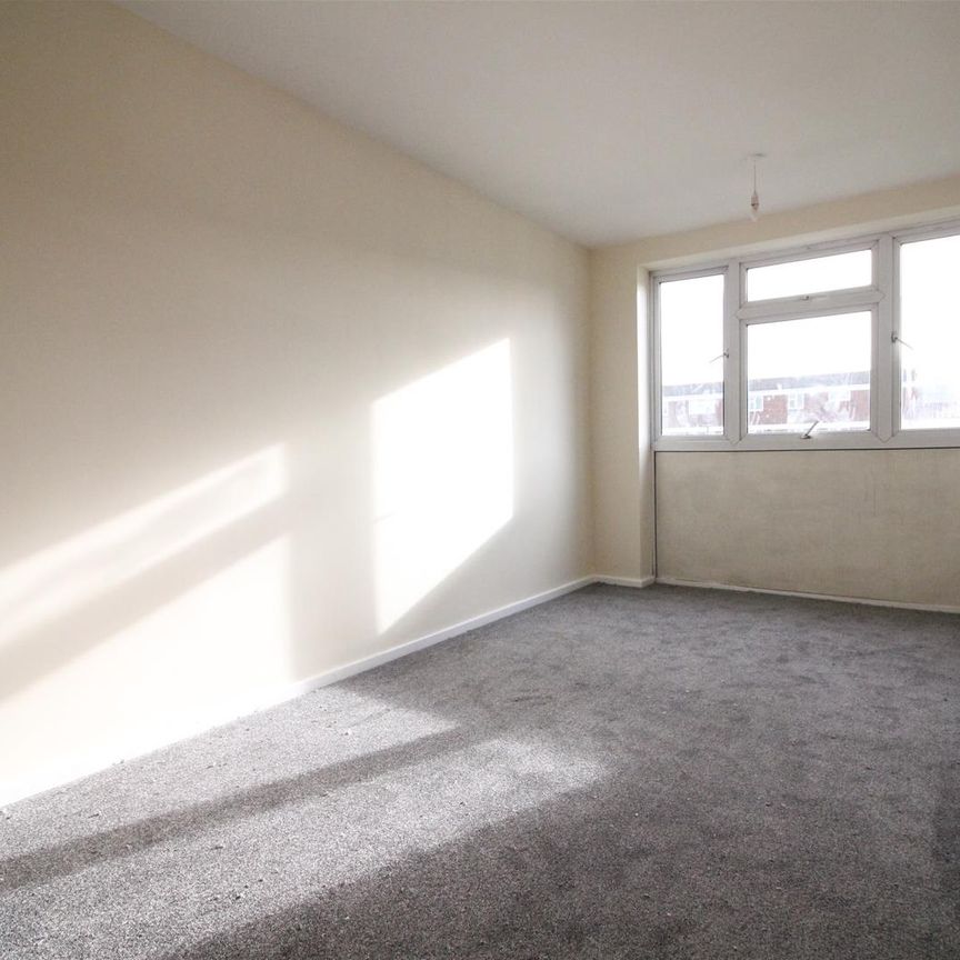 Eden Close, Slough - Photo 1