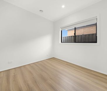 23 Yellowstone Drive, Truganina, Vic 3029 - Photo 3