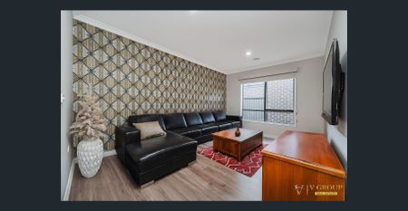 4-Bedroom Family Home in a Prime Craigieburn Location with a Solar System! - Photo 2