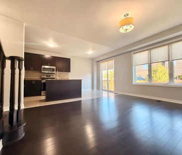 For Lease - 205 Laker Court, Newmarket, Ontario - Photo 3