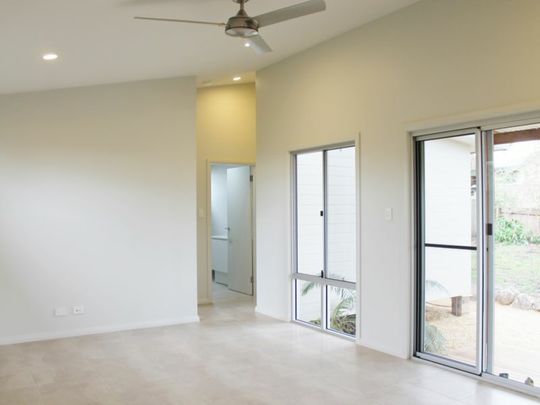 Bright and Breezy Taree West Flat - Photo 1