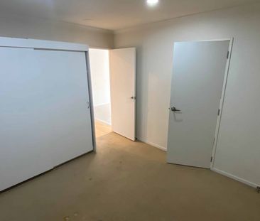 2 Bedroom Newmarket Apartment - Photo 3