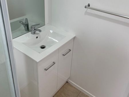 Spacious executive studio - Photo 5