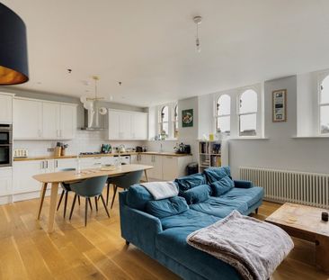 2 Bed Flat - Photo 1