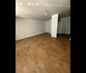 Location Appartement 3 pièces 68 m² Saint-Gaultier - Photo 2