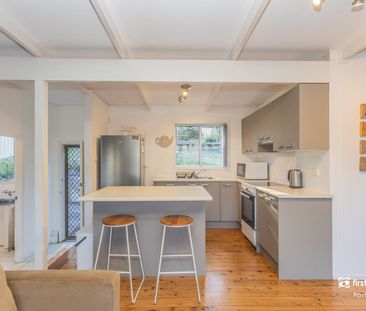 2 bedroom house with a large backyard - Photo 5