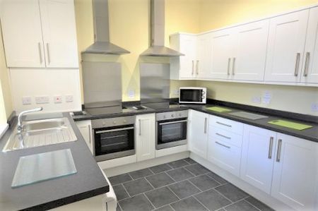 58, Watson Road, Broomhill, Sheffield S10 2SD - Photo 2