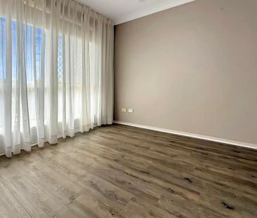 Spacious High Set Family Home with Multiple Living Areas & Moreton ... - Photo 6