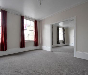 3 bedroom flat to rent - Photo 1