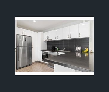 Atrium Open Plan 2 Bedroom Unit - Level 3 with water included - Photo 2