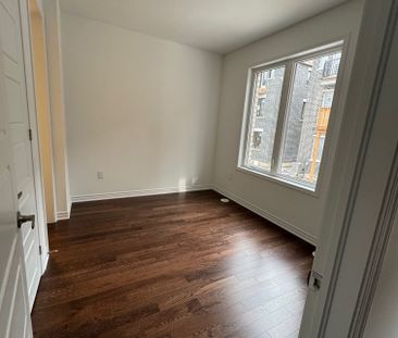 For Lease - 4082 Kadic Terrace, Mississauga, Ontario - Photo 2