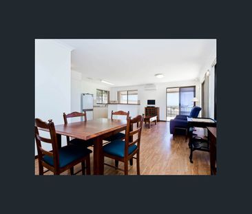 Coastal Comfort in Hillarys - Photo 2