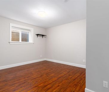 Warm and Welcoming Spacious 3 Bedrooms Suite – White Rock - Photo 3