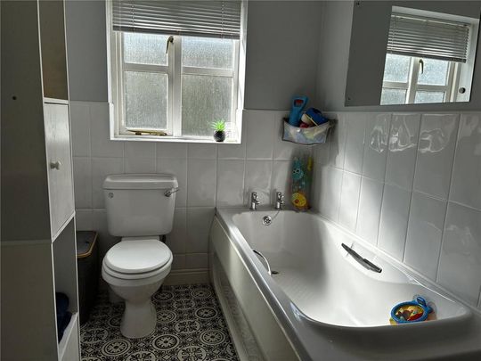 3 bedroom semi-detached house to rent - Photo 1