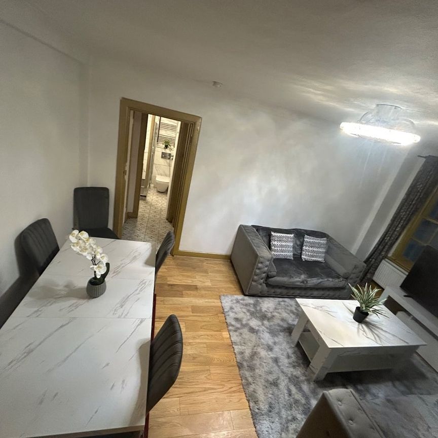 1 Bed Flat, Edgware Road, W2 - Photo 1