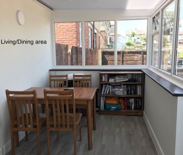 Room in a Shared House, Honeysuckle Road, SO16 - Photo 5