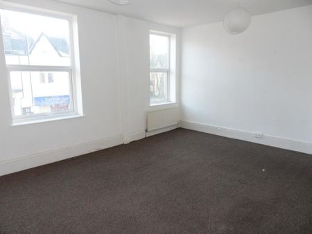 2 bedroom maisonette to rent - Photo 5