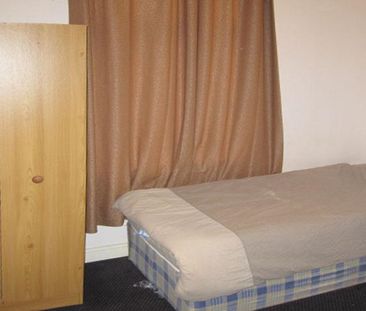 5 bedroom terraced house to rent - Photo 4