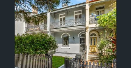 Spacious Terrace in the Heart of Petersham - Photo 3