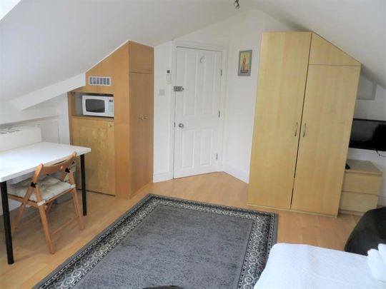 Studio to rent - Photo 1