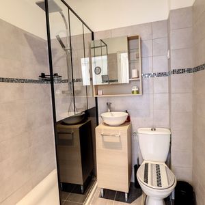 À LOUER - EN EXCLUSIVITÉ À LORGUES - STUDIO 20m2 + CELLIER/BUANDERIE 5m2 - Photo 2