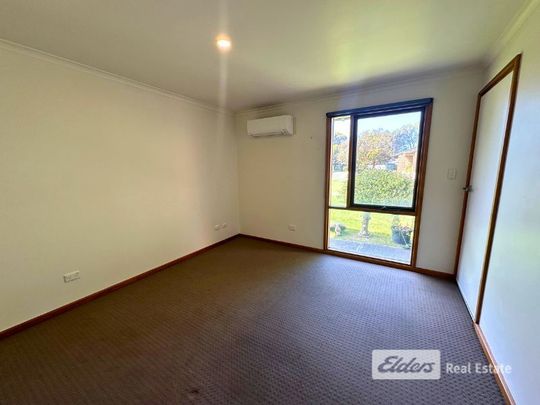 2/11 Hately Crescent - Photo 1