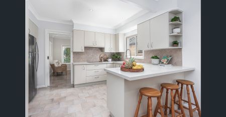 Beautifully presented single level cottage. - Photo 3