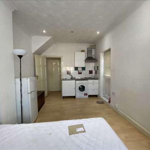 Kenton Road, Kenton, HA3 - Photo 3