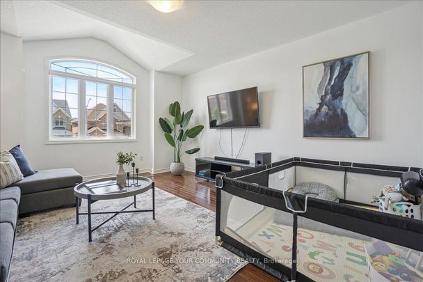 For Lease - 2172 Dawson Crescent, Innisfil, Ontario - Photo 1