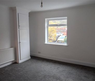 2 bedroom end of terrace house to rent - Photo 3