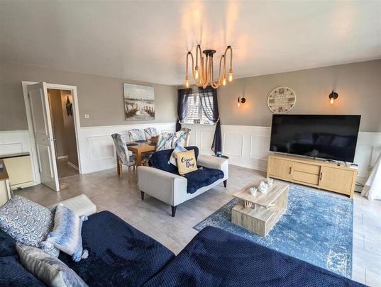 11b Park Avenue Apartments, Central Promenade, Belfast, BT33 0DY - Photo 1