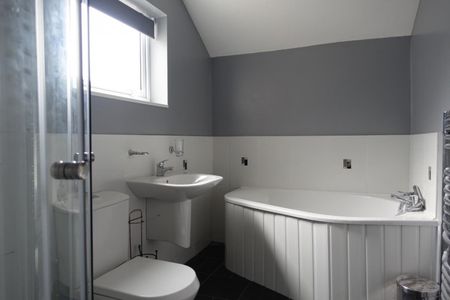 2 bedroom House To Let - Photo 4