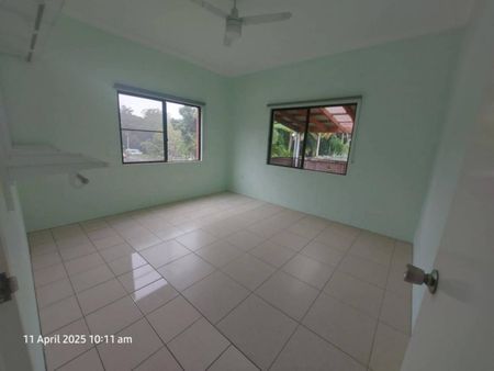 2 Br Unit CBD Kuranda Village. Walk to Everything - Photo 5