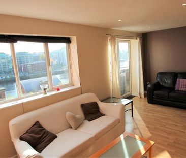 2 bedroom flat to rent - Photo 2