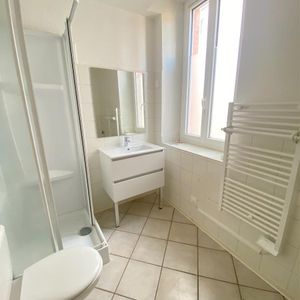 Location Appartement 2 pièces 32m² LABRUGUIERE 81290 - Photo 3