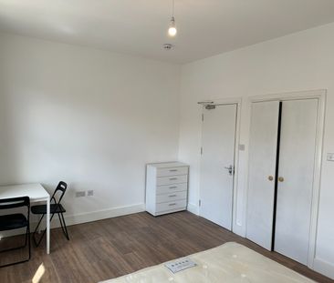 Room in a Shared House, Nutfield Road, E15 - Photo 1