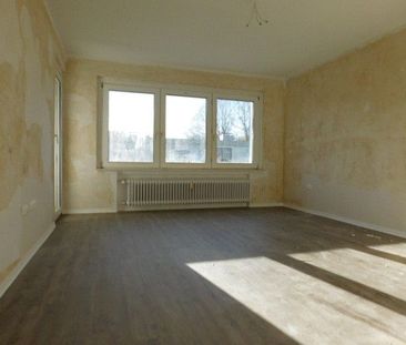 Moderne und gut geschnittene 3-Zimmer-Wohnung im 1. OG mit Balkon u... - Foto 1